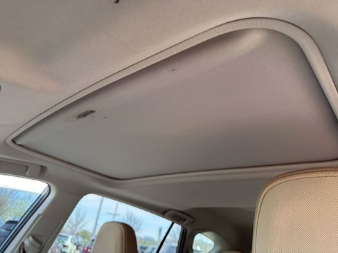 Used 2015 Toyota RAV4 XLE image 25