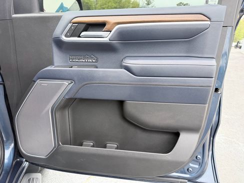 Used 2022 Chevrolet Silverado 1500 High Country w/ Technology Package image 33