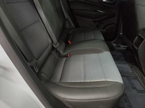 Used 2025 Chevrolet Trax LT w/ LT Convenience Package FWD image 23
