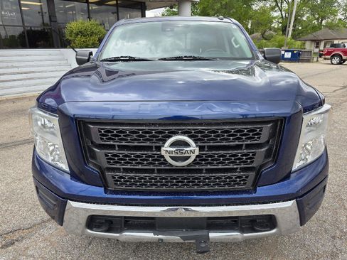 Used 2021 Nissan Titan SV AWD/4WD image 3