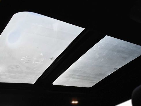 Used 2019 Ford F150 Platinum w/ Equipment Group 701A Luxury image 11