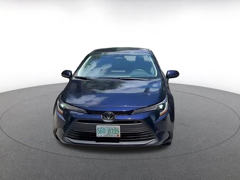 Used 2025 Toyota Corolla LE FWD image 3