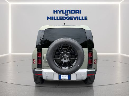 Used 2025 Land Rover Defender 110 S AWD/4WD image 5