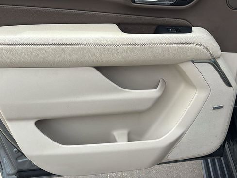 Used 2024 GMC Yukon XL Denali w/ Max Trailering Package image 17