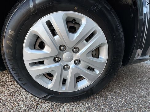 Used 2017 Dodge Grand Caravan SE w/ Power Window Group image 32