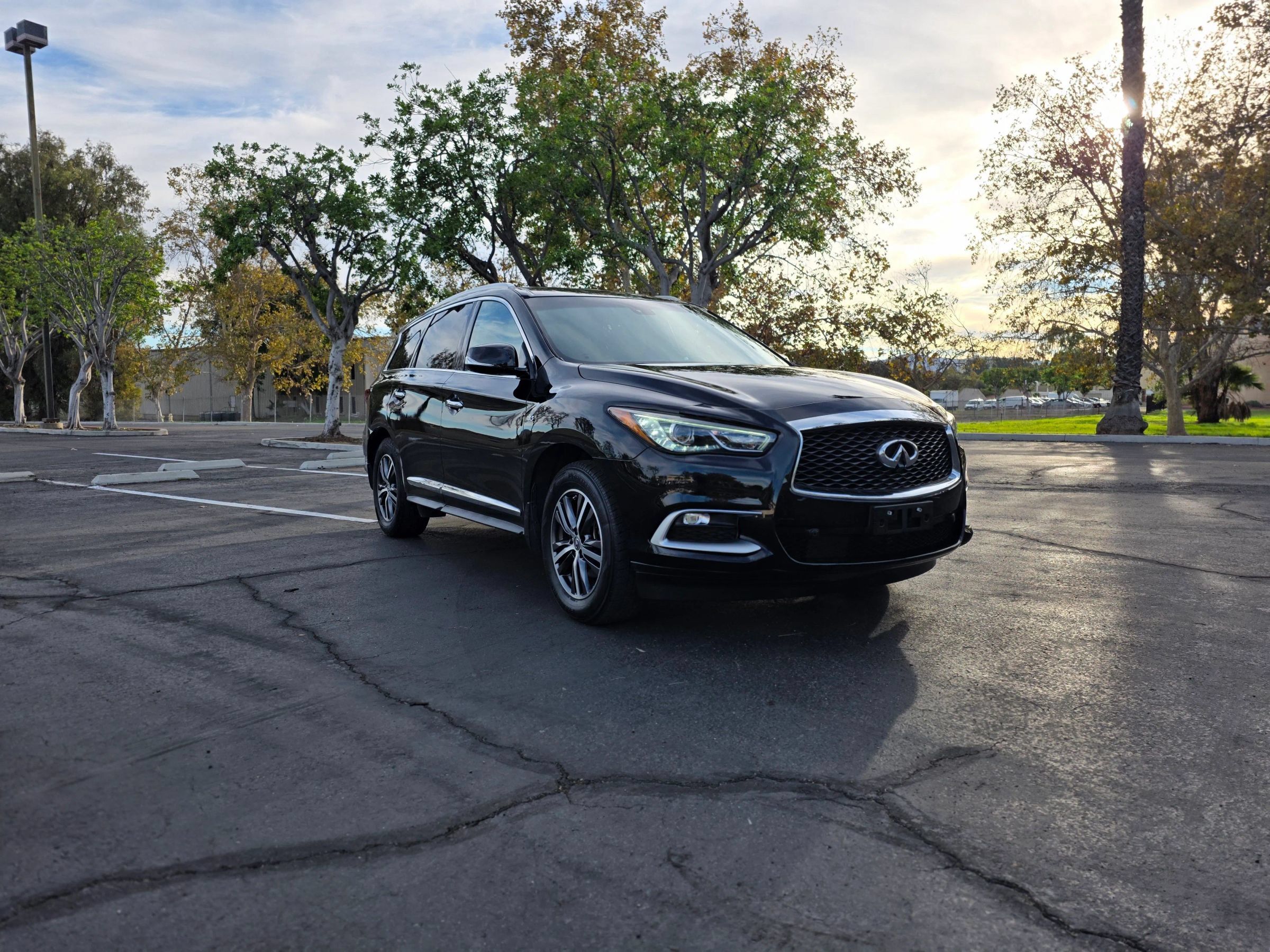 Used 2016 INFINITI QX60 FWD w/ Premium Plus Package image 1