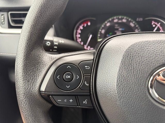 Used 2025 Toyota RAV4 LE FWD image 16