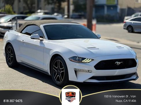 Used 2018 Ford Mustang Premium RWD image 60