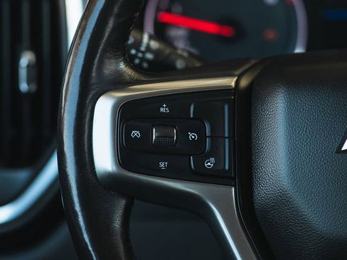 Used 2019 Chevrolet Silverado 1500 LT w/ Texas Edition image 18