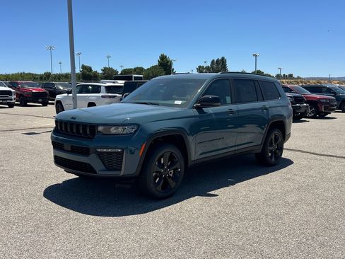 New 2026 Jeep Grand Cherokee L Limited w/ Limited Altitude Package RWD image 2
