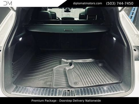 Used 2020 Porsche Cayenne AWD/4WD image 45