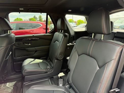 Used 2025 Honda Pilot TrailSport image 30