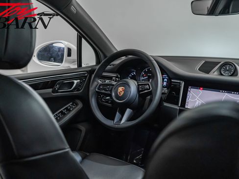 Used 2022 Porsche Macan S image 49
