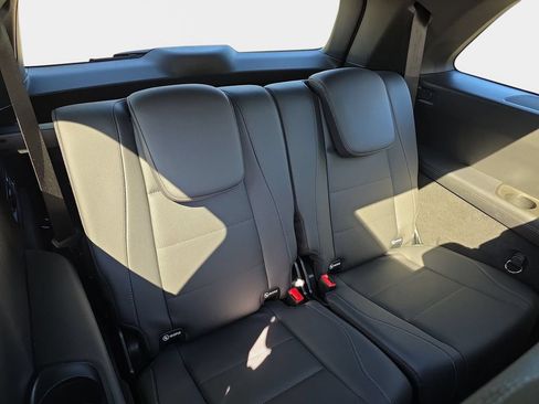 Used 2025 Mercedes-Benz GLS 450 4MATIC w/ AMG Line Exterior image 16