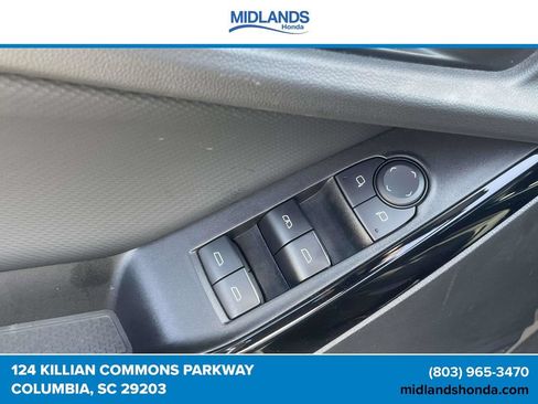 Used 2025 Chevrolet Equinox LT FWD image 16