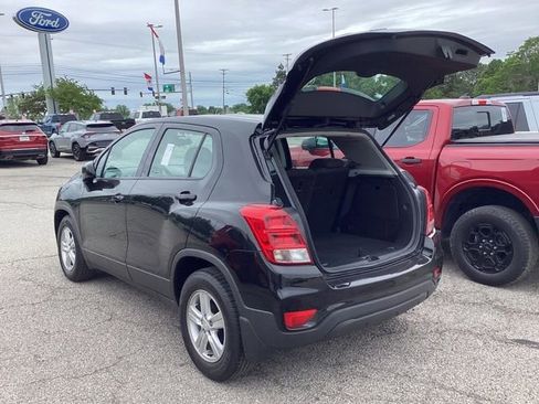 Used 2019 Chevrolet Trax LS FWD image 13