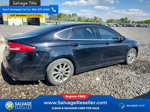 Used 2017 Ford Fusion SE FWD image 4