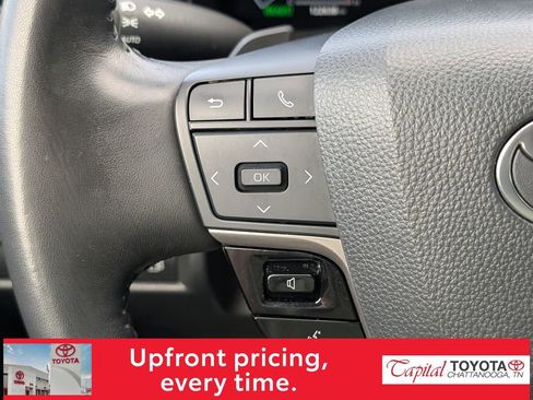 Used 2025 Toyota Camry XSE FWD image 15
