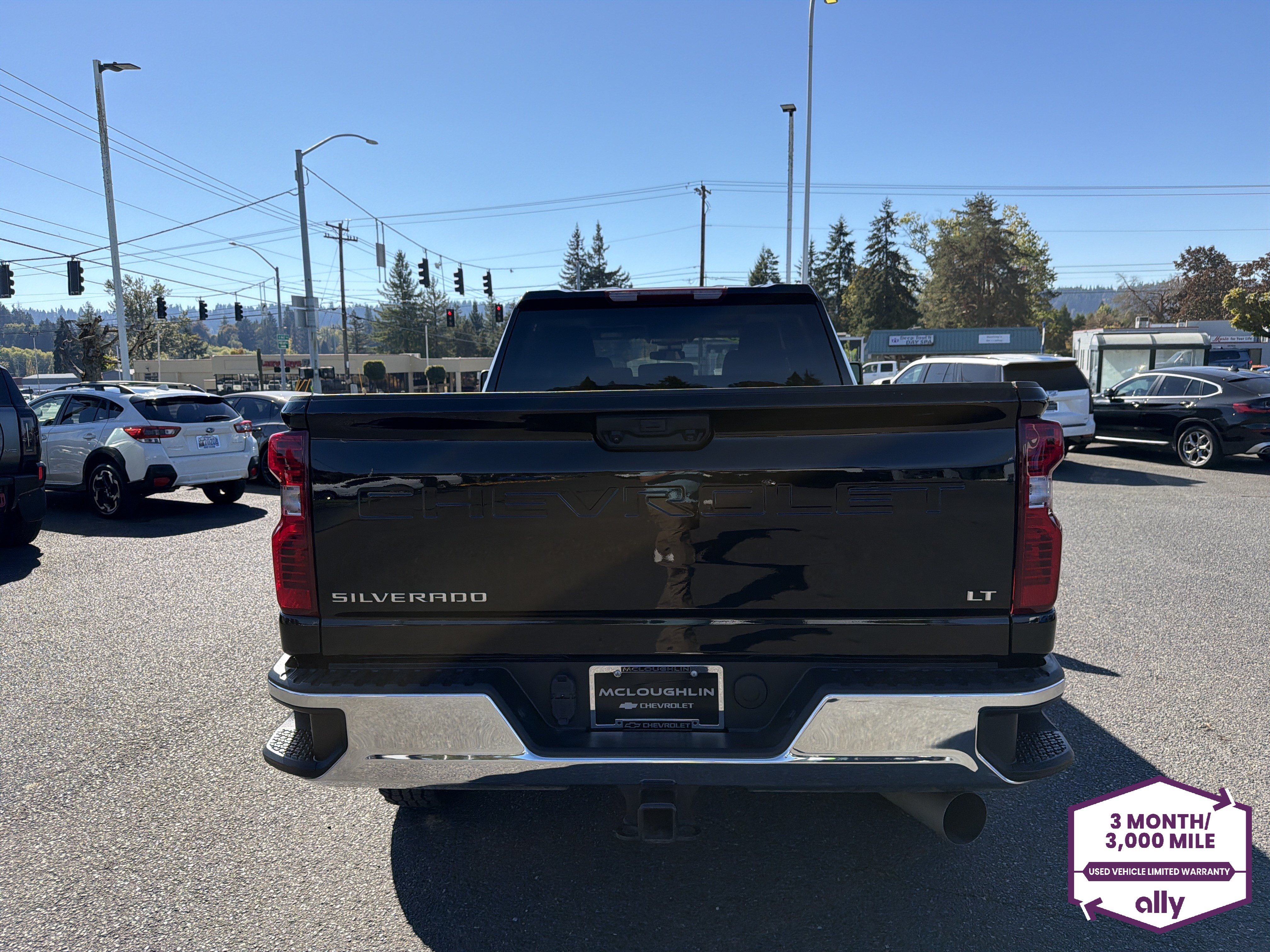 Used 2025 Chevrolet Silverado 2500 LT w/ Convenience Package AWD/4WD image 4