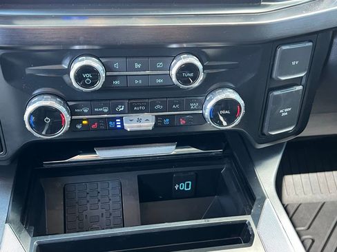 Used 2023 Ford F250 Lariat w/ Lariat Ultimate Package AWD/4WD image 34