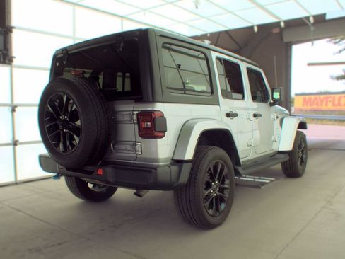 Used 2023 Jeep Wrangler Unlimited Sahara w/ Cold Weather Group AWD/4WD image 3