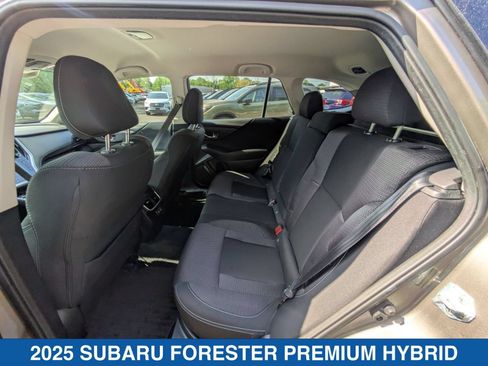 Used 2025 Subaru Forester Premium AWD/4WD image 22