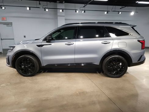 Used 2023 Kia Sorento SX AWD/4WD image 4