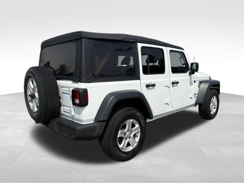 Used 2018 Jeep Wrangler Unlimited Sport S AWD/4WD image 17