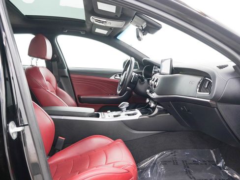 Used 2022 Kia Stinger GT2 AWD/4WD image 11