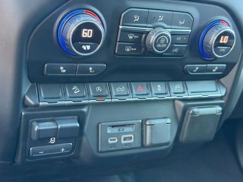 Used 2020 Chevrolet Silverado 1500 LT w/ All-Star Edition AWD/4WD image 27