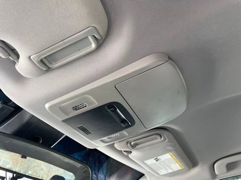 Used 2018 Toyota Camry L image 21