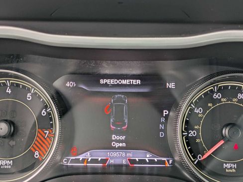 Used 2014 Jeep Cherokee Trailhawk w/ Comfort/Convenience Group image 33