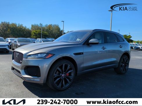 Used 2019 Jaguar F-PACE S image 9