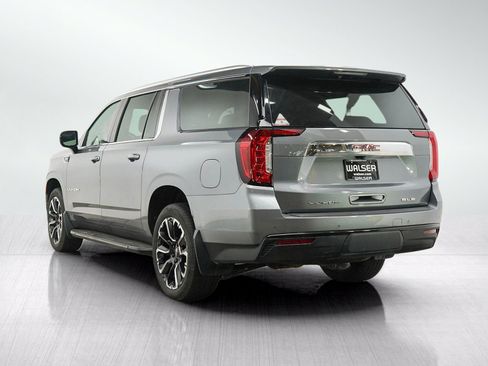 Used 2022 GMC Yukon XL SLE AWD/4WD image 3
