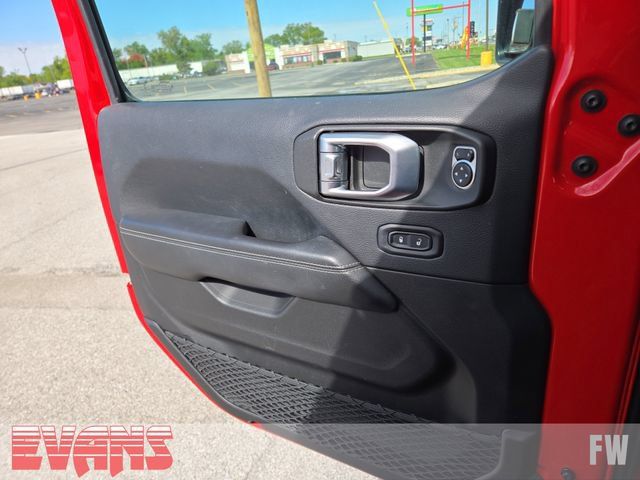 Used 2019 Jeep Wrangler Unlimited Sahara AWD/4WD image 18