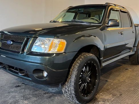 Used 2004 Ford Explorer Sport Trac XLT AWD/4WD image 4