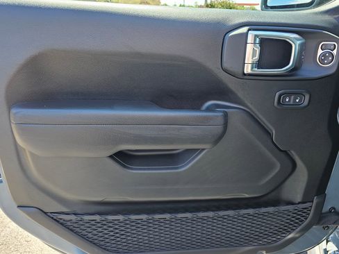 New 2025 Jeep Gladiator Willys image 14