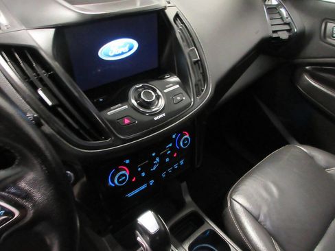 Used 2019 Ford Escape Titanium w/ U9j03 - Titanium Tow Package image 21