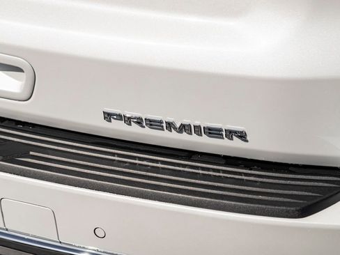 Used 2023 Chevrolet Suburban Premier w/ Premium Package AWD/4WD image 12