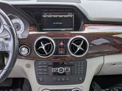 Used 2013 Mercedes-Benz GLK 350 4MATIC image 20