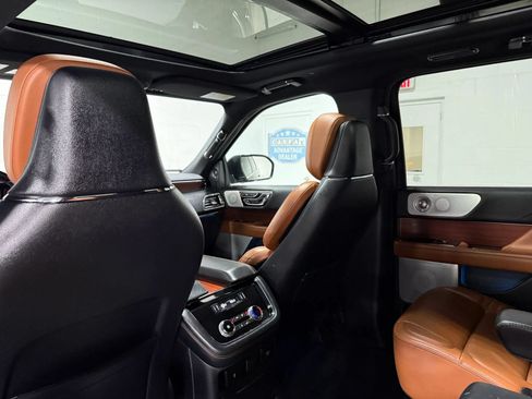 Used 2021 Lincoln Navigator Reserve w/ Luxury Package AWD/4WD image 53
