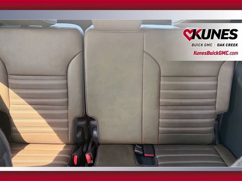 New 2026 GMC Acadia Denali Ultimate w/ LPO, Floor Liner Package AWD/4WD image 35
