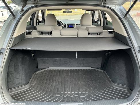 Used 2020 Honda HR-V LX image 8