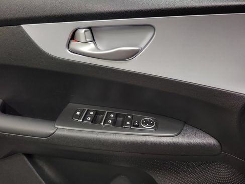 Used 2024 Kia Forte LXS w/ LXS Technology Package FWD image 25