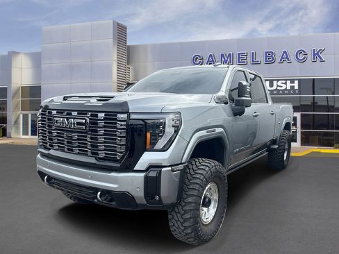 Used 2025 GMC Sierra 2500 Denali Ultimate image 2