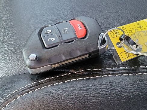 Used 2020 Jeep Wrangler Unlimited Sahara image 31