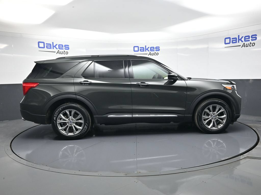 Used 2023 Ford Explorer Limited AWD/4WD image 8