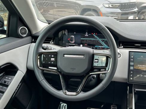 Used 2024 Land Rover Range Rover Evoque Dynamic SE image 42