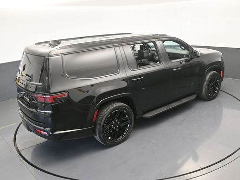 Used 2022 Jeep Wagoneer Series II image 55