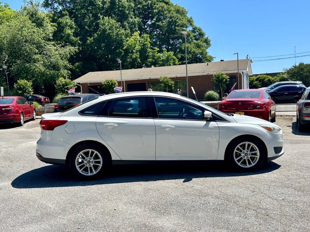 Used 2015 Ford Focus SE FWD image 8